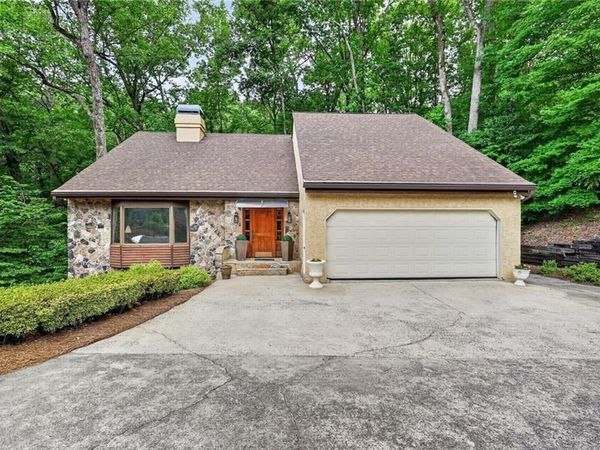 365 Crosstree Lane, Sandy Springs, GA 30328