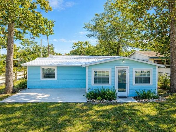 210 SE Twelfth St, Steinhatchee, FL 32359