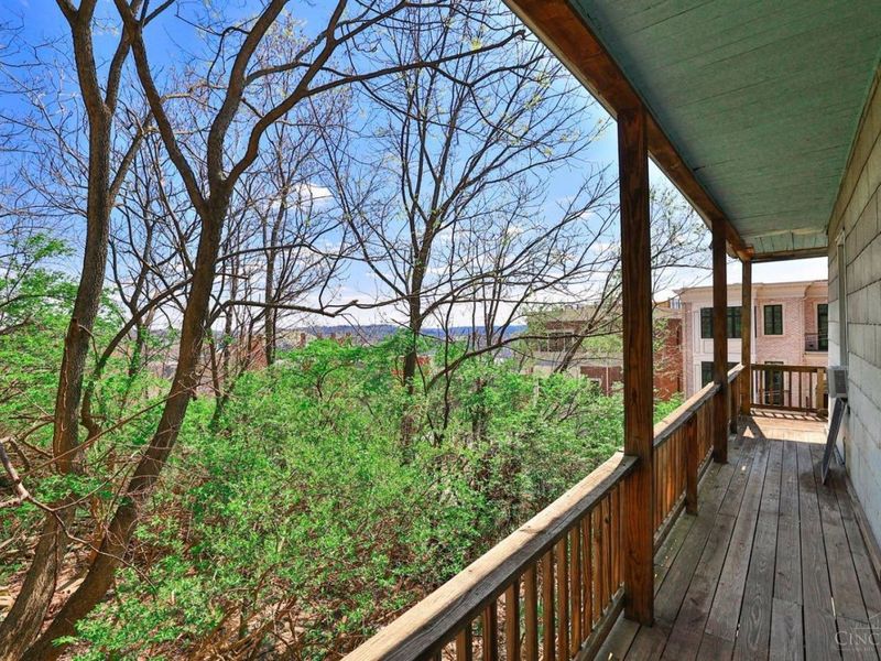 330 Oregon Street, Cincinnati, OH 45202 Photo 5