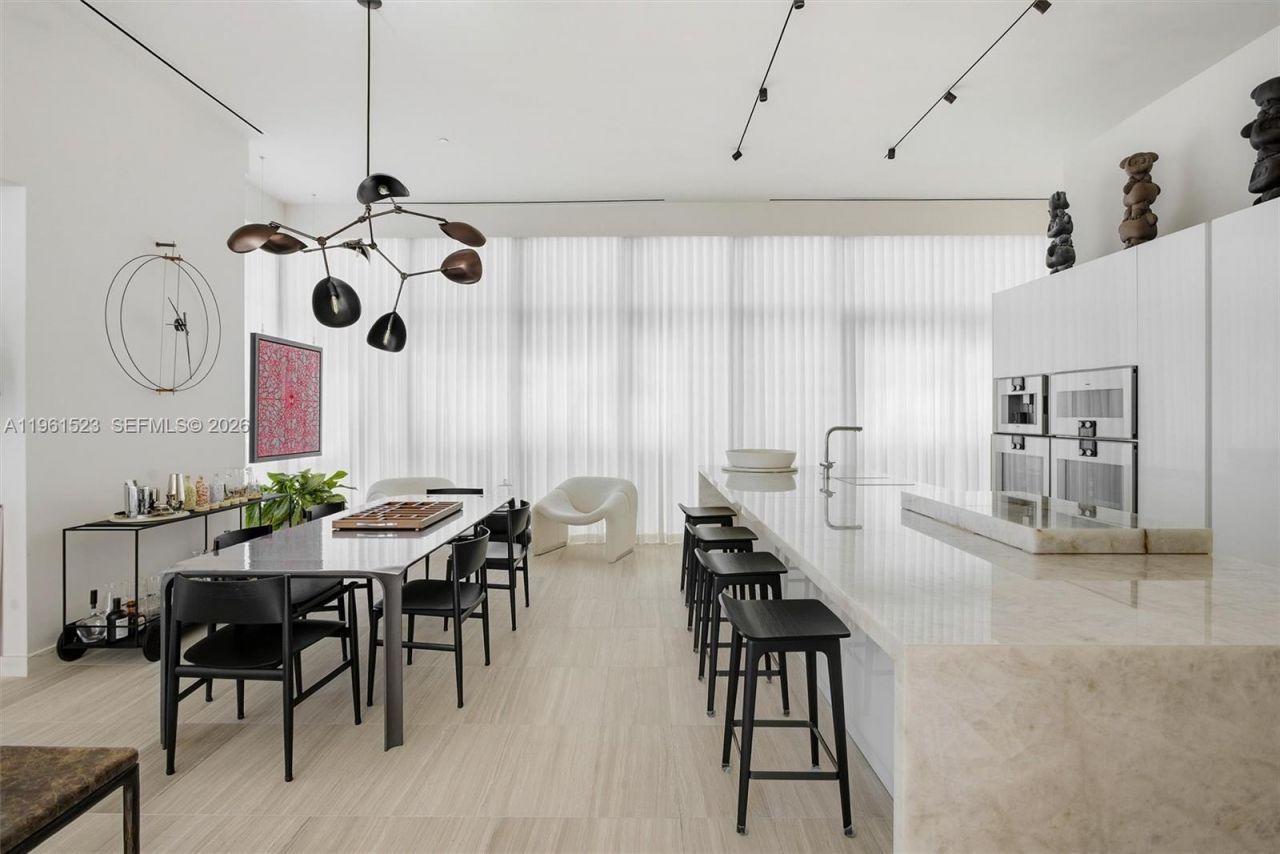 4701 N Meridian Ave, Unit 208, Miami Beach, FL 33140 Photo