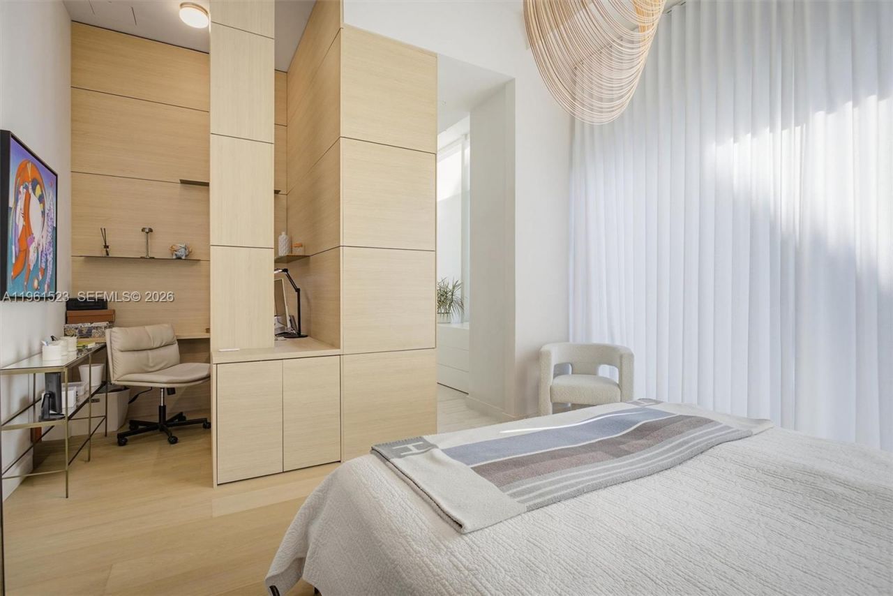 4701 N Meridian Ave, Unit 208, Miami Beach, FL 33140 Photo