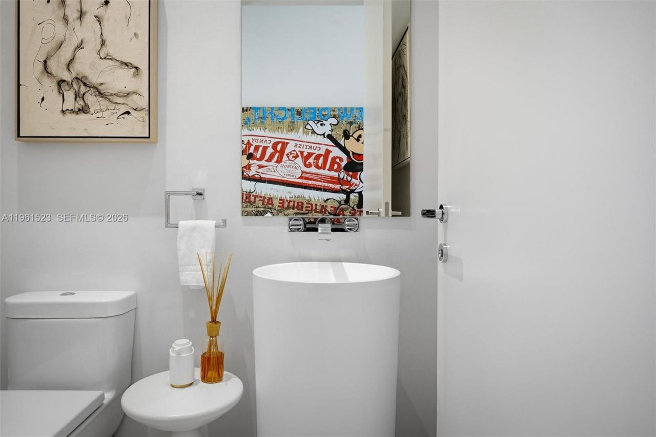 4701 N Meridian Ave, Unit 208, Miami Beach, FL 33140 Photo