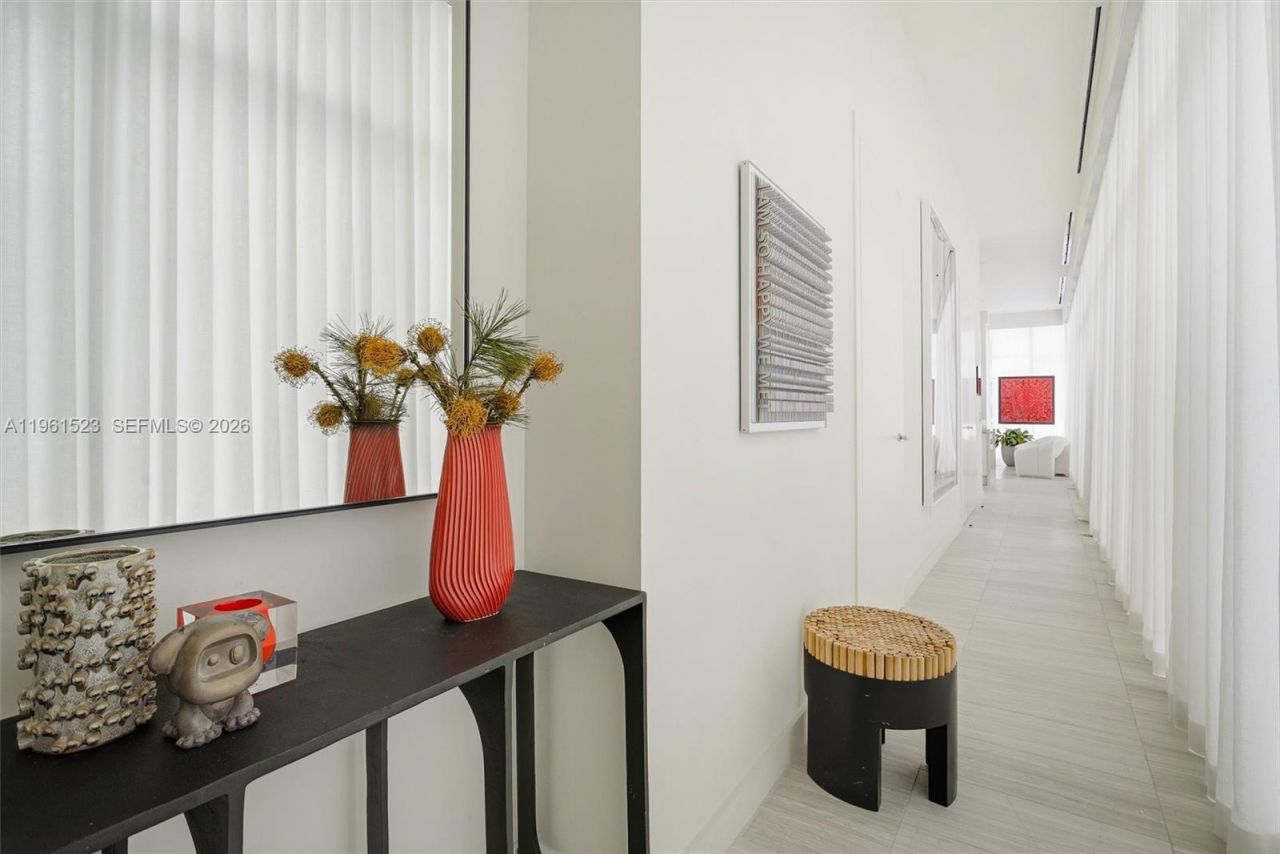 4701 N Meridian Ave, Unit 208, Miami Beach, FL 33140 Photo