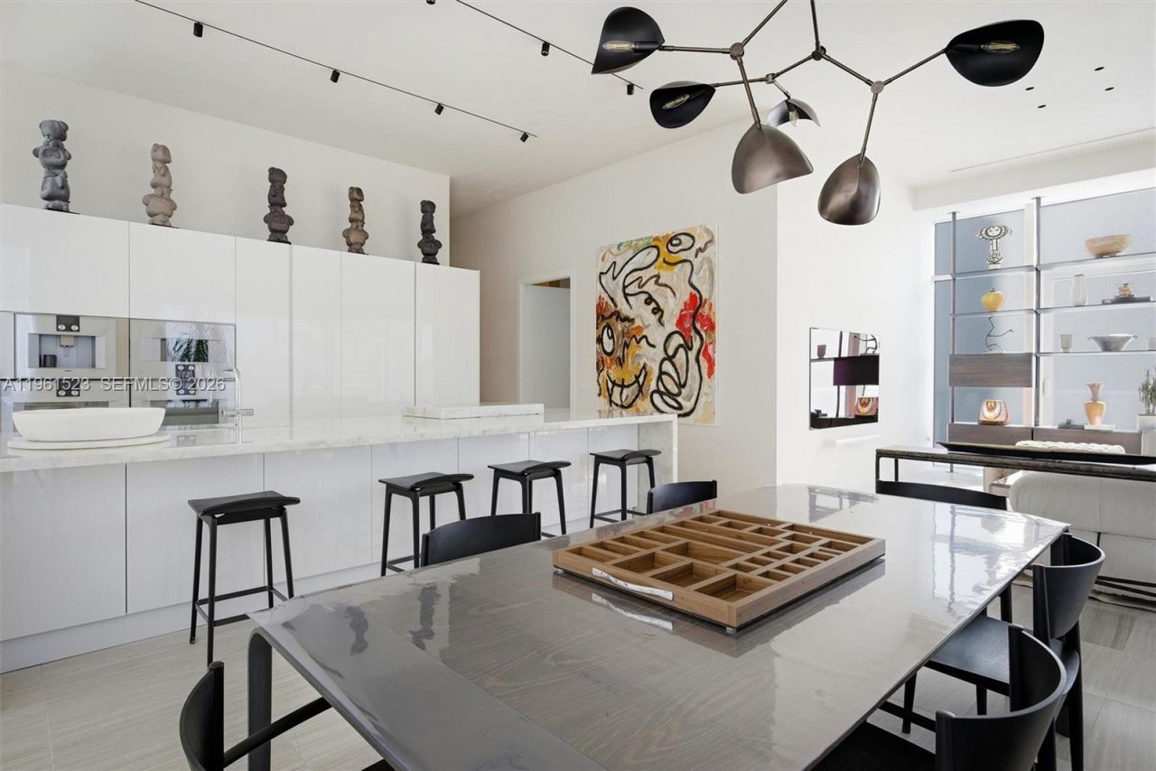 4701 N Meridian Ave, Unit 208, Miami Beach, FL 33140 Photo