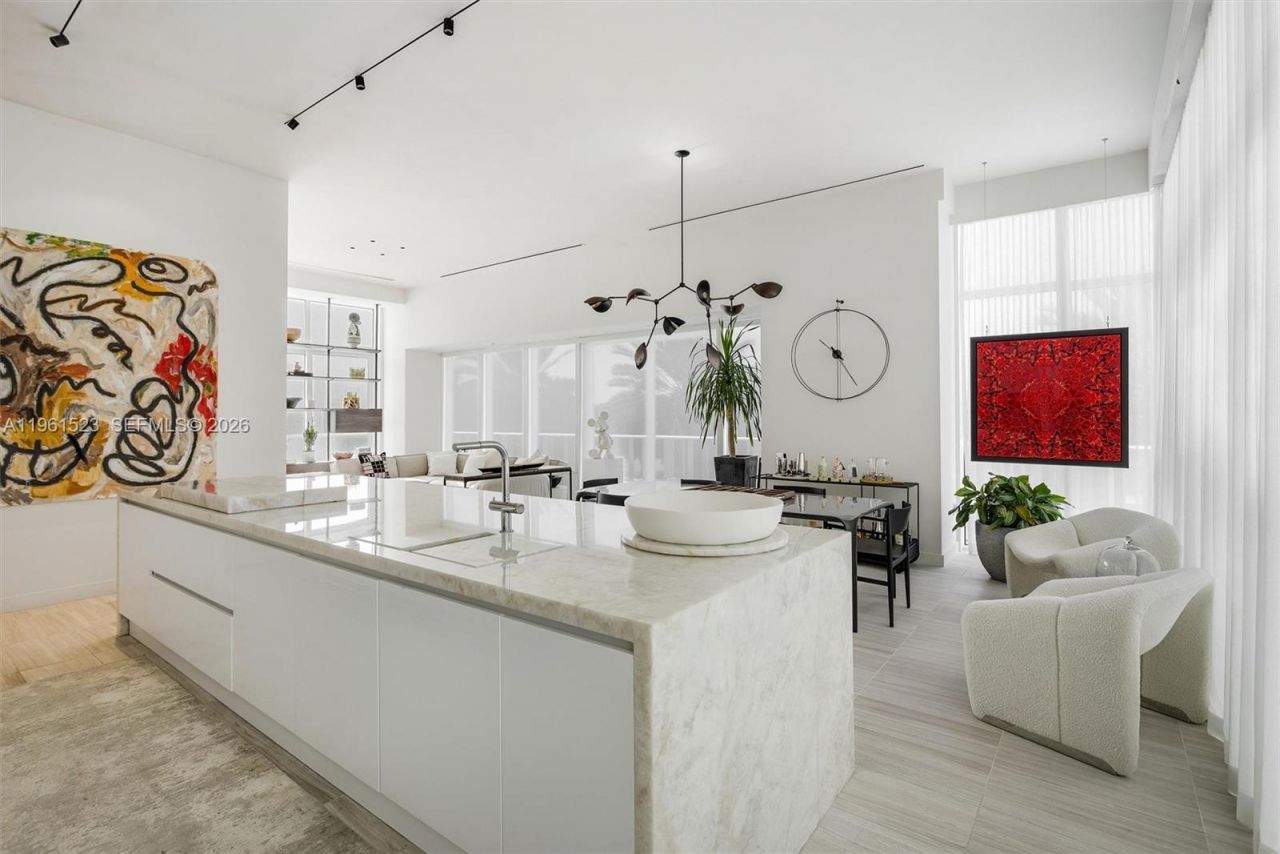 4701 N Meridian Ave, Unit 208, Miami Beach, FL 33140 Photo