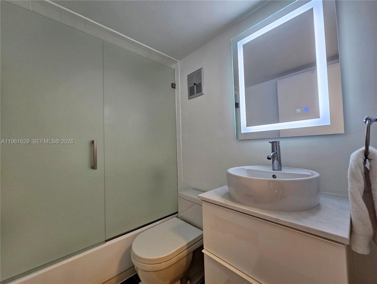 3200 Collins Ave, Unit 9-6, Miami Beach, FL 33140 Photo