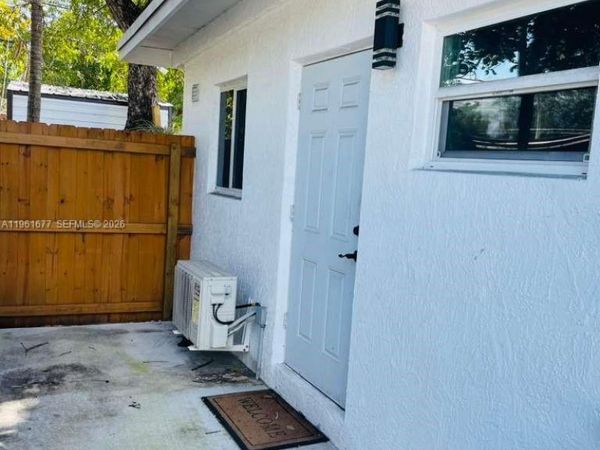 230 NW 127th St , North Miami, FL 33168