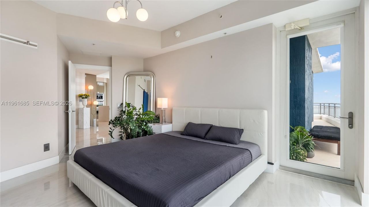 60 SW 13th St, Unit 4200, Miami, FL 33130 Photo