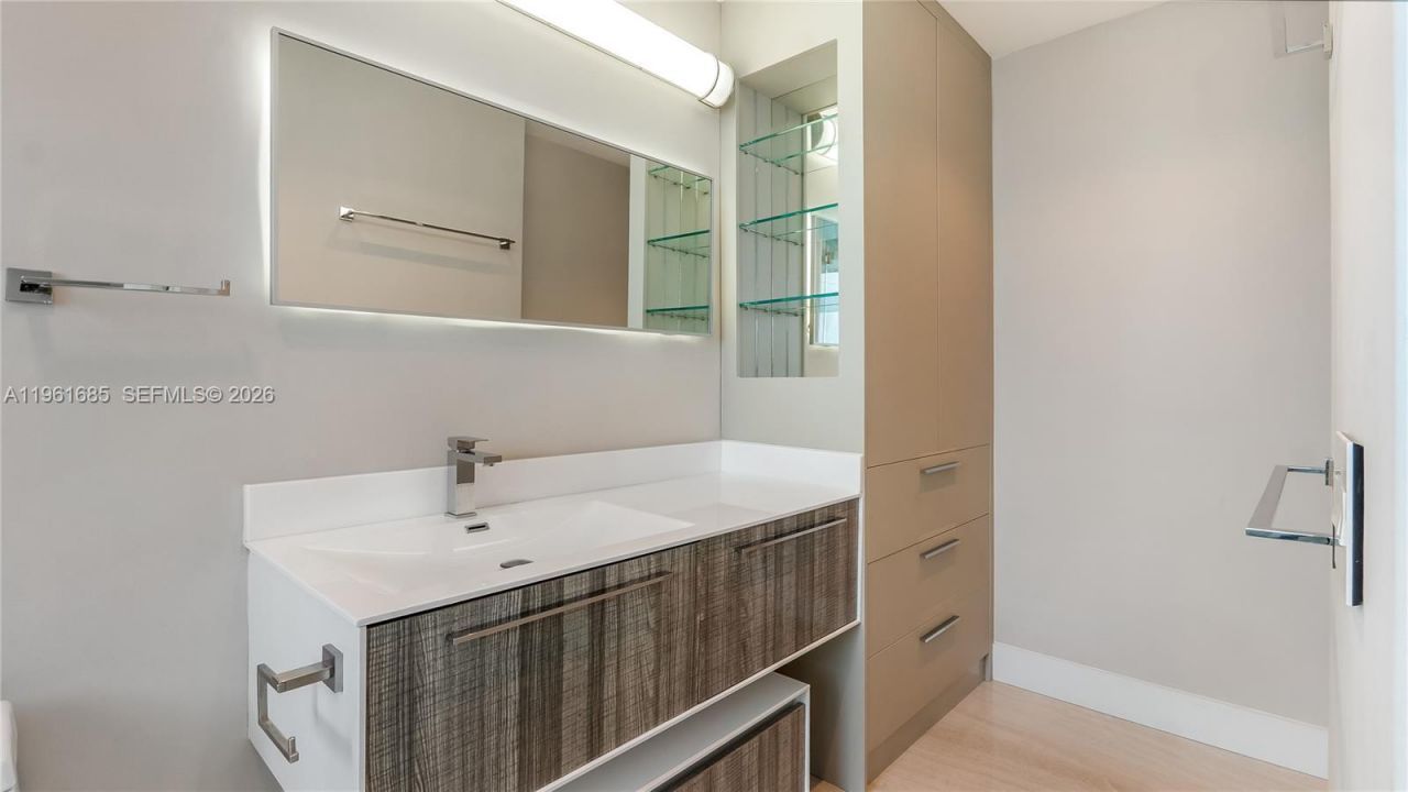 60 SW 13th St, Unit 4200, Miami, FL 33130 Photo