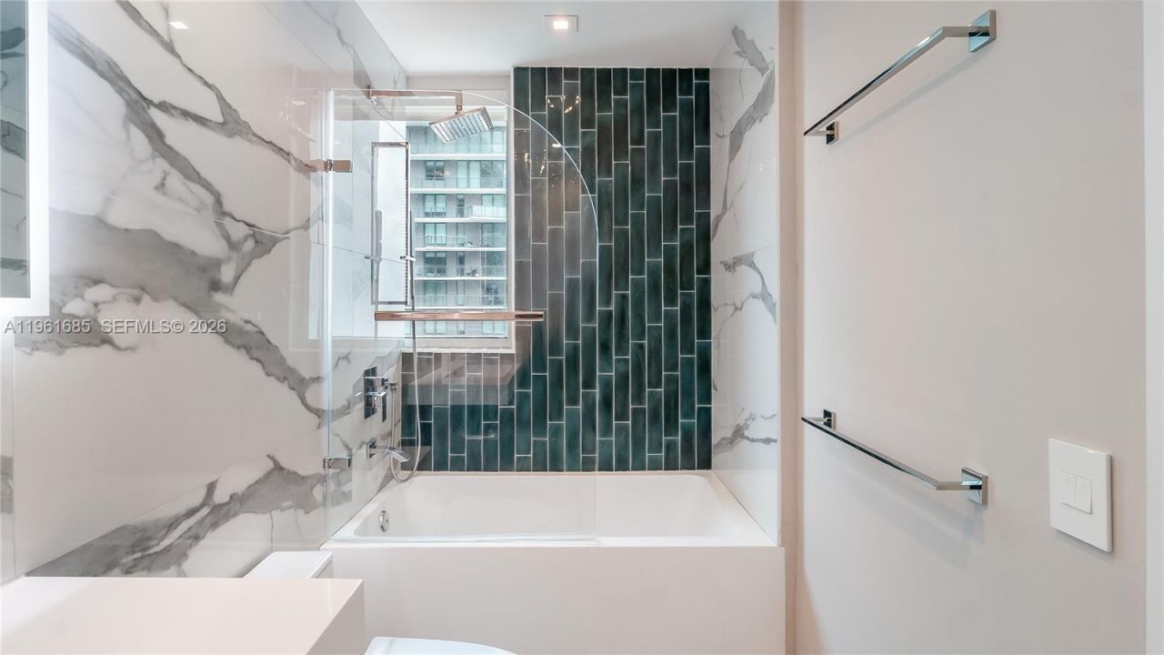 60 SW 13th St, Unit 4200, Miami, FL 33130 Photo