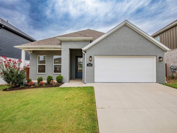 3704 SW Sunbeam Avenue, Bentonville, AR 72713