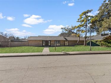 7116 Hunters Ridge Drive, Dallas, TX 75248