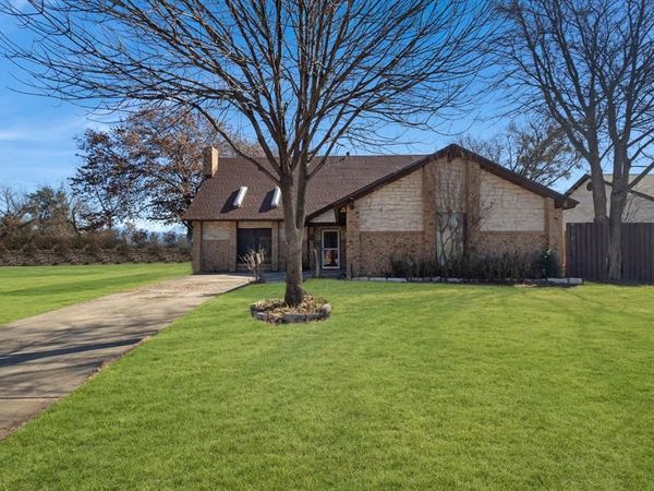 6 Crest Court, Hickory Creek, TX 75065