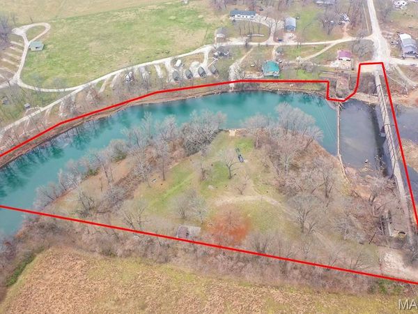 14726 E 676 Road, Stockton, MO 65785