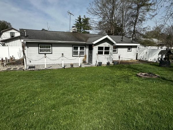 520 W Jessie Road, Sanford, MI 48657