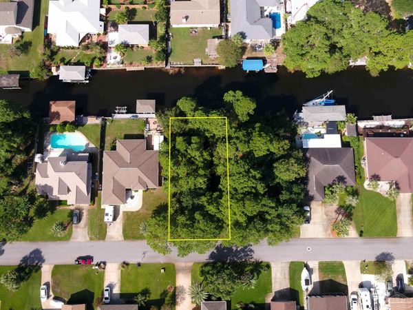 1621 Mauna Kea Ct, Gulf Breeze, FL 32563