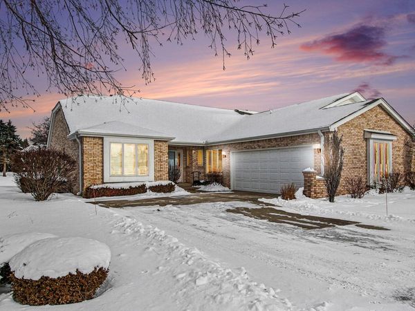 3502 Bob White Circle, Valparaiso, IN 46383