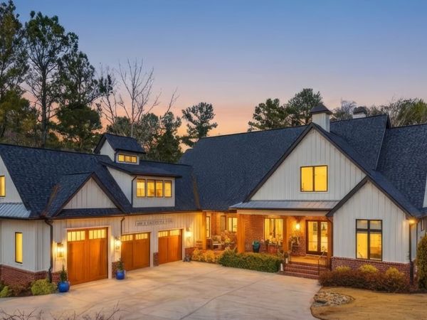 1198 N Edgewater Trail, Toccoa, GA 30577