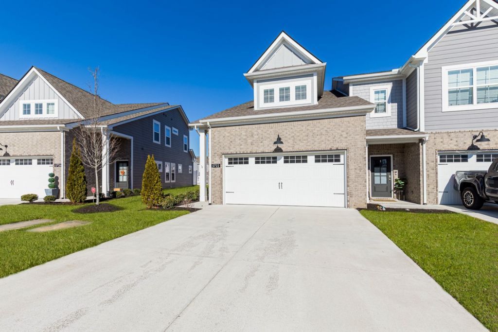 5722 Dockside Dr Rockvale, TN 37153