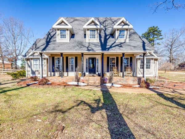 831 Columbia Hwy, Hohenwald, TN 38462