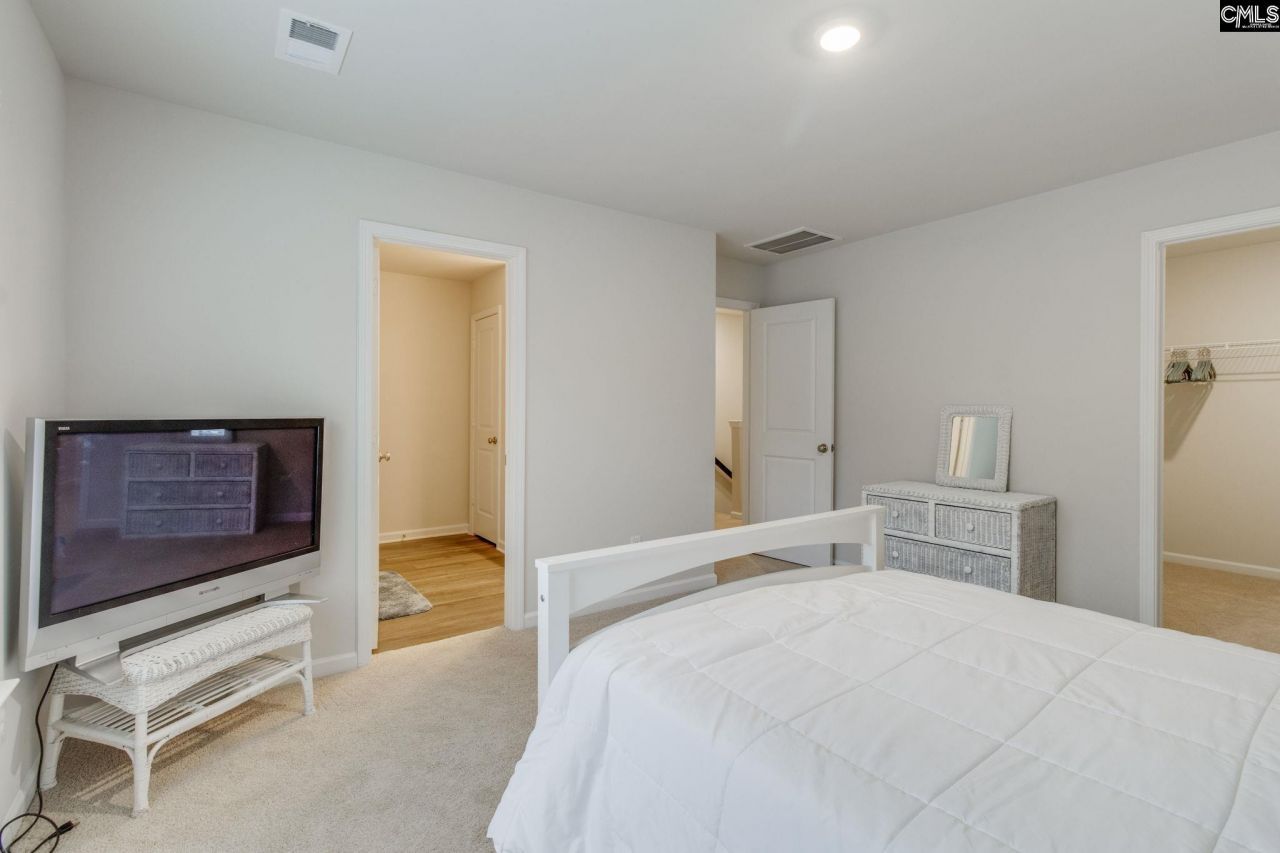 1318 Crosshill Court Photo 17