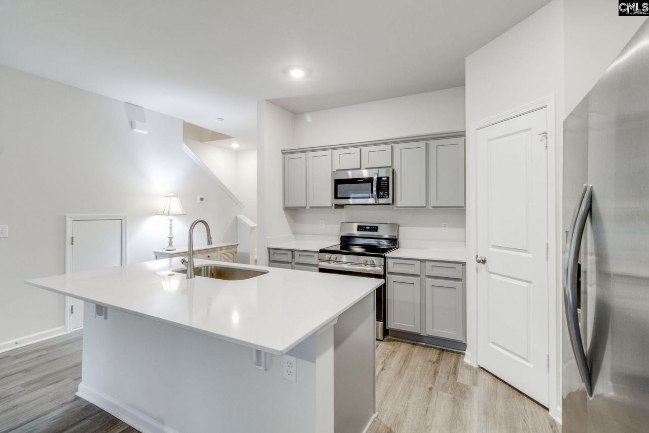 1318 Crosshill Court Photo 6