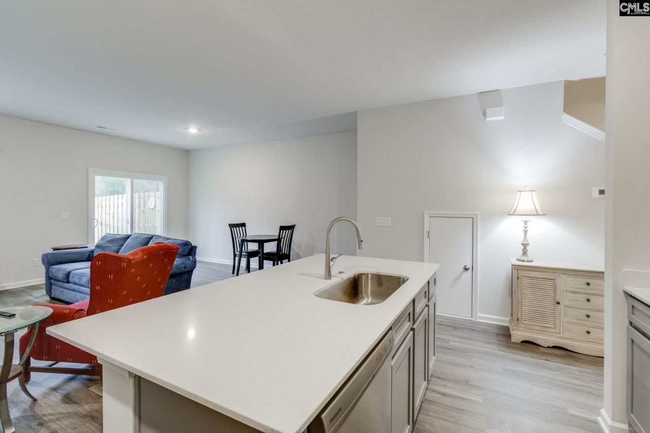 1318 Crosshill Court Photo 7