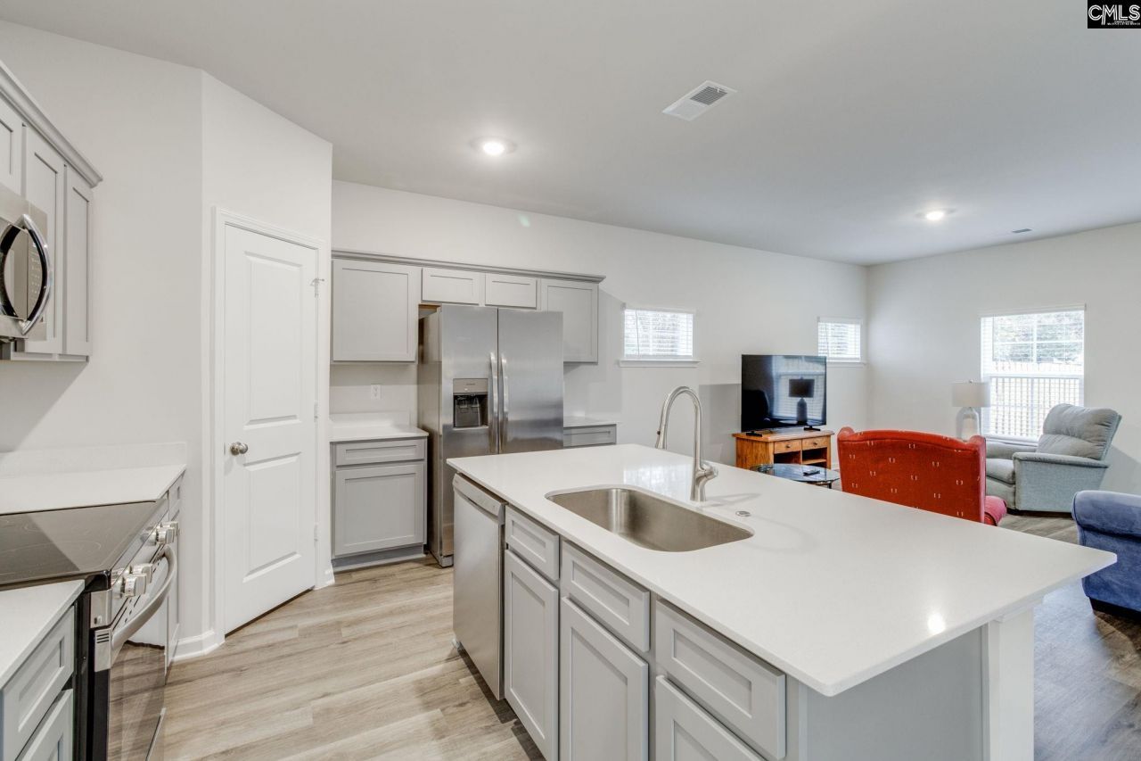 1318 Crosshill Court Photo 8