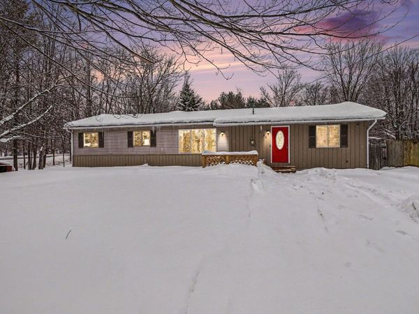 6148 O'Neil Street, Twin Lake, MI 49457