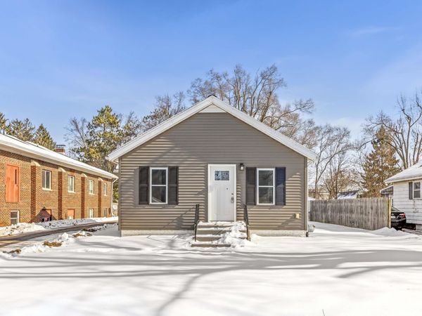 923 Wayne Street, Jackson, MI 49202