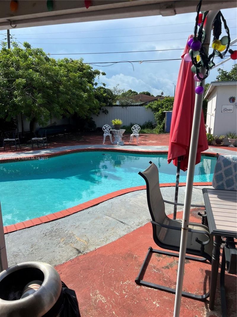 240 E 39th St , Hialeah, FL 33013 Photo