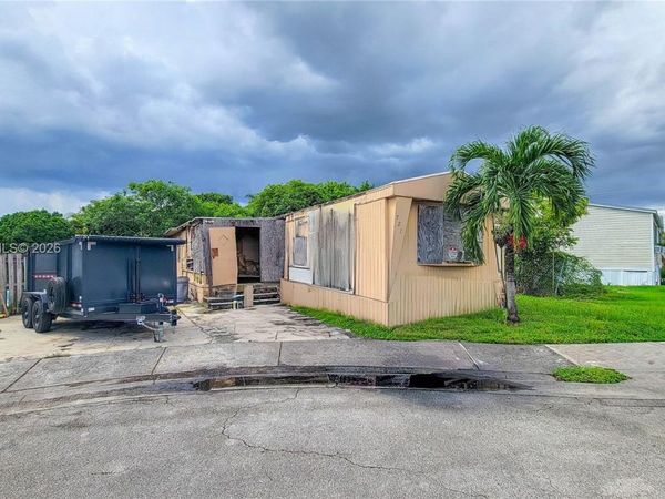 721 SW 134th Ter , Davie, FL 33325