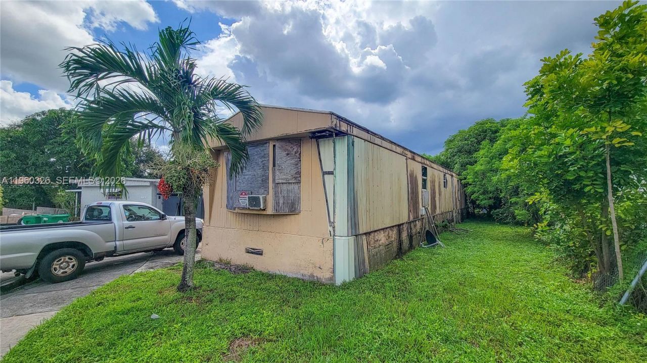 721 SW 134th Ter , Davie, FL 33325 Photo