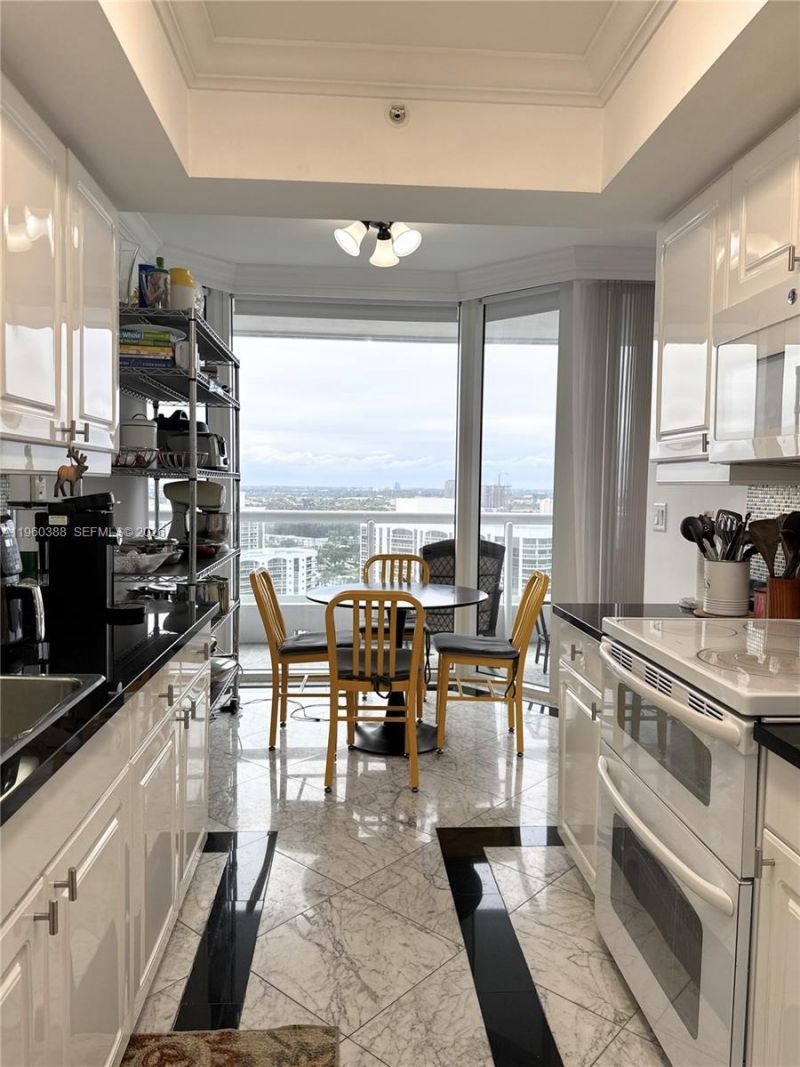 21055 Yacht Club Dr, Unit 2607, Aventura, FL 33180 Photo