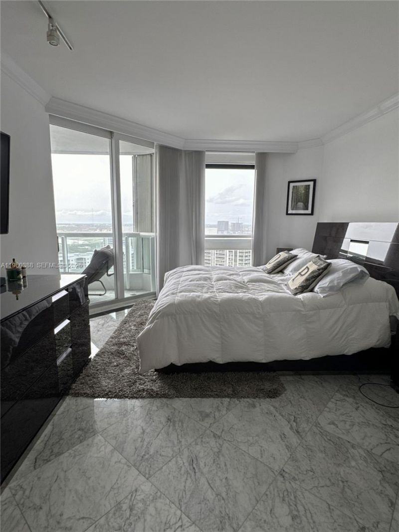 21055 Yacht Club Dr, Unit 2607, Aventura, FL 33180 Photo