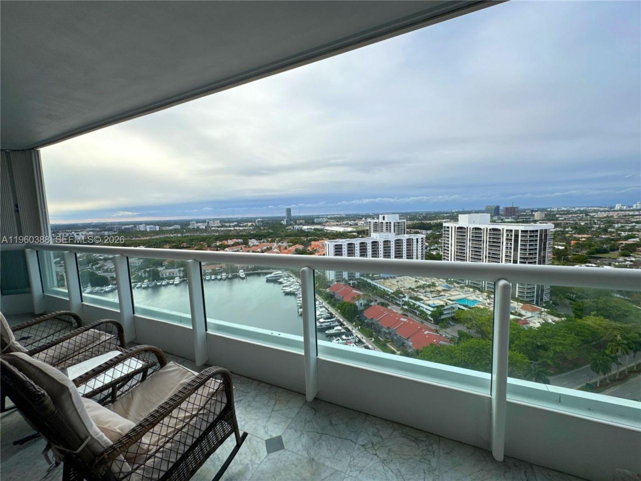 21055 Yacht Club Dr, Unit 2607, Aventura, FL 33180 Photo