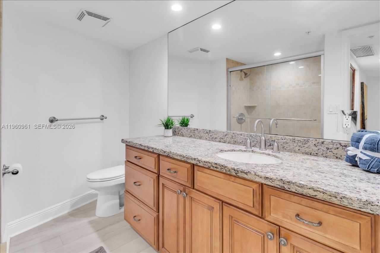 3000 N Ocean Dr, Unit 3B, Singer Island, FL 33404 Photo