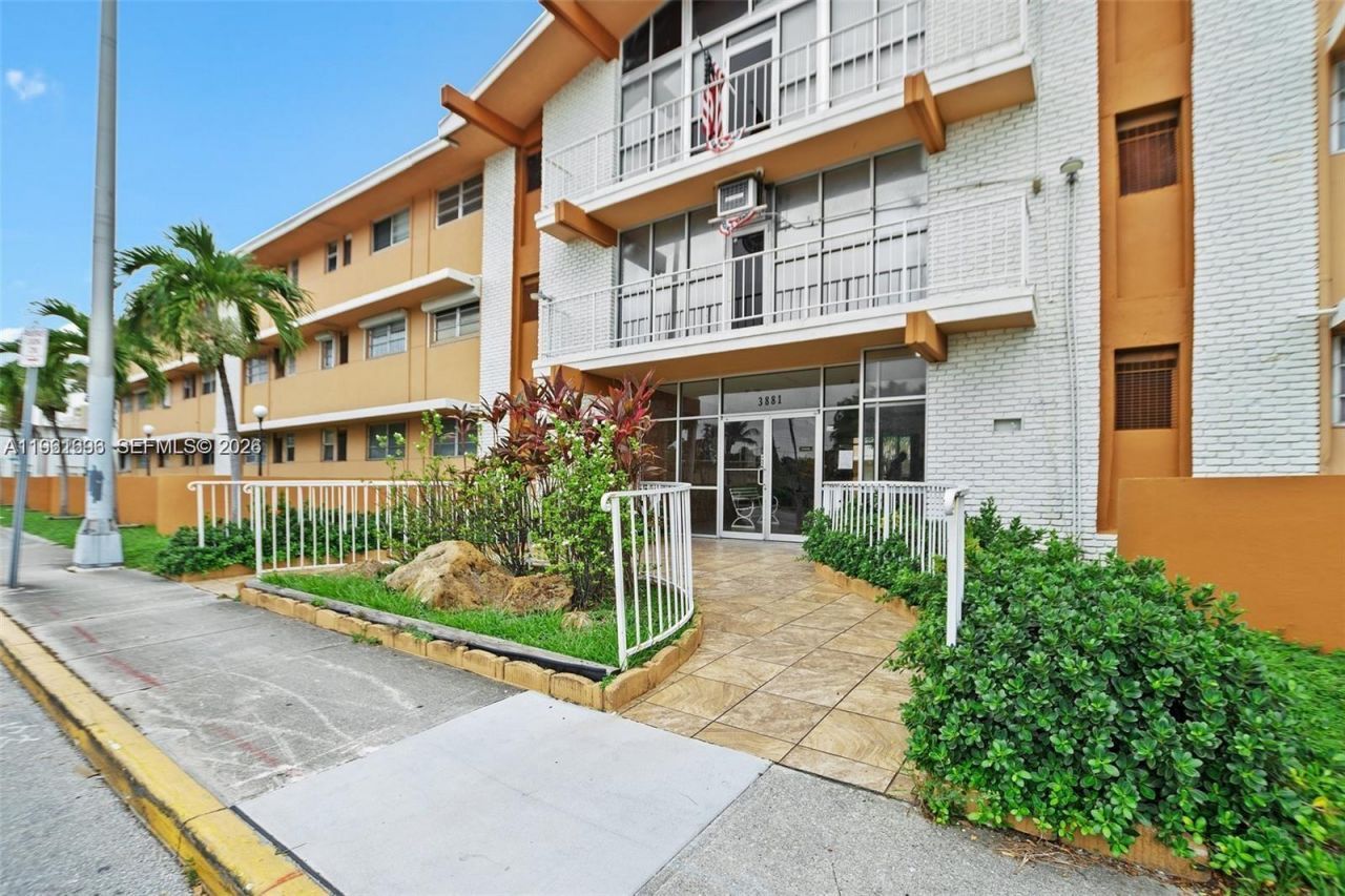 3881 W Flagler St, Unit 208, Miami, FL 33134 Photo