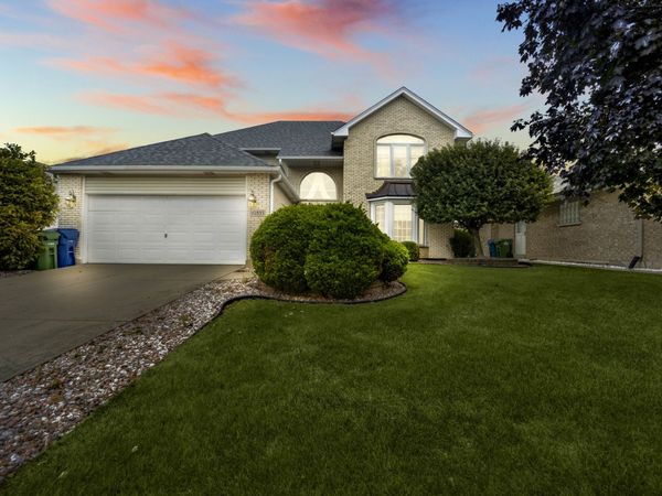 10833 Long Avenue, Oak Lawn, IL 60453