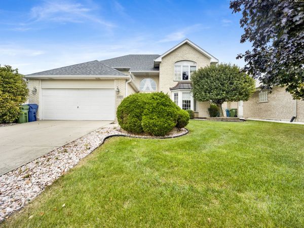 10833 Long Avenue, Oak Lawn, IL 60453