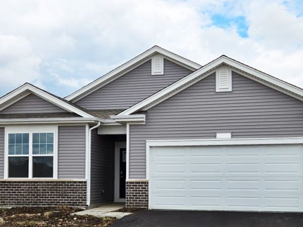 6284 Redwood Trail, Wonder Lake, IL 60097