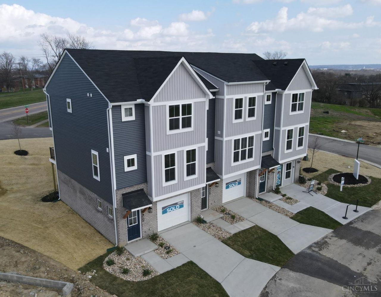 606 Brightview Place, Unit 32, Forest Park, OH 45240 Main Photo