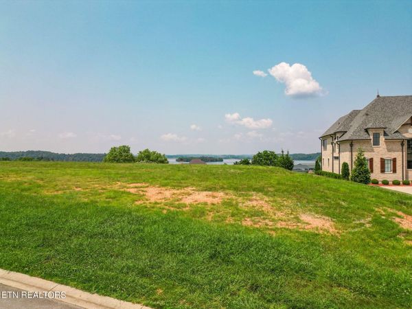 297 Cypress Pointe Drive, Lenoir City, TN 37772