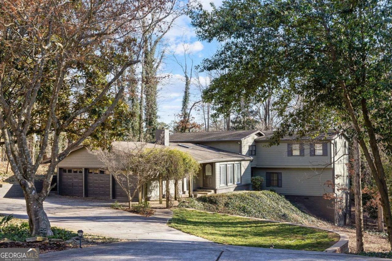 565 Timberland Drive, Atlanta, GA 30342 Main Photo