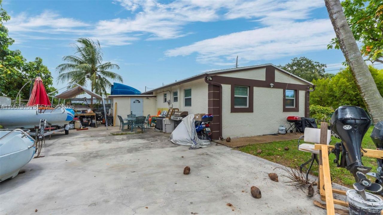 901 NW 34th Ter, Lauderhill, FL 33311 Photo