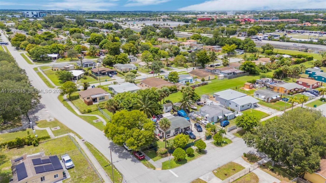 901 NW 34th Ter, Lauderhill, FL 33311 Photo