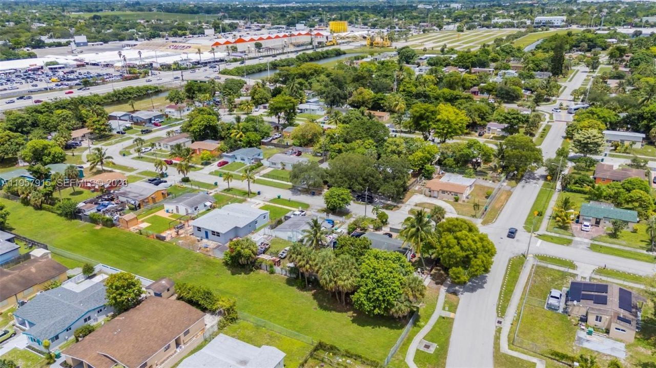 901 NW 34th Ter, Lauderhill, FL 33311 Photo