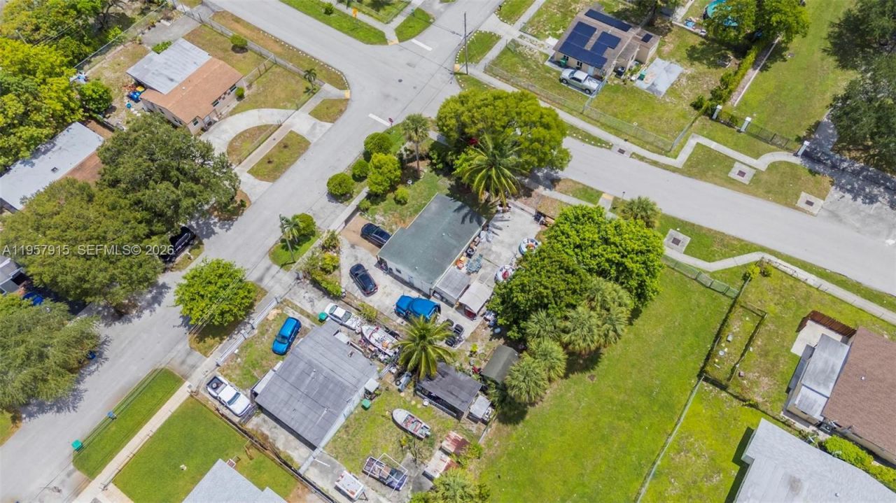 901 NW 34th Ter, Lauderhill, FL 33311 Photo