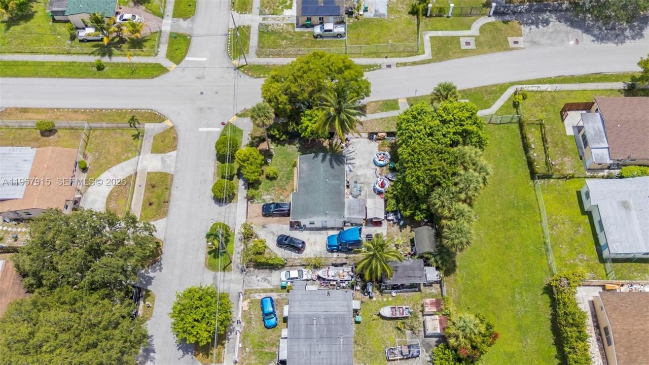 901 NW 34th Ter, Lauderhill, FL 33311 Photo