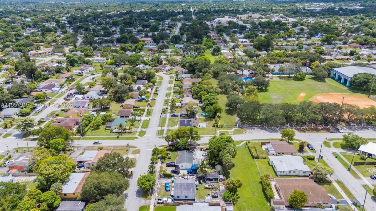 901 NW 34th Ter, Lauderhill, FL 33311 Photo